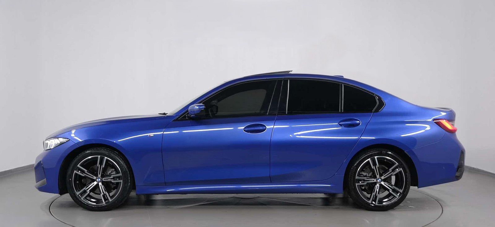 BMW 320i