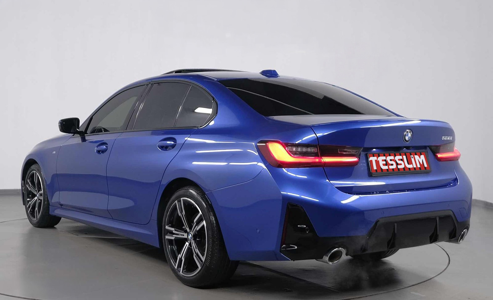 BMW 320i