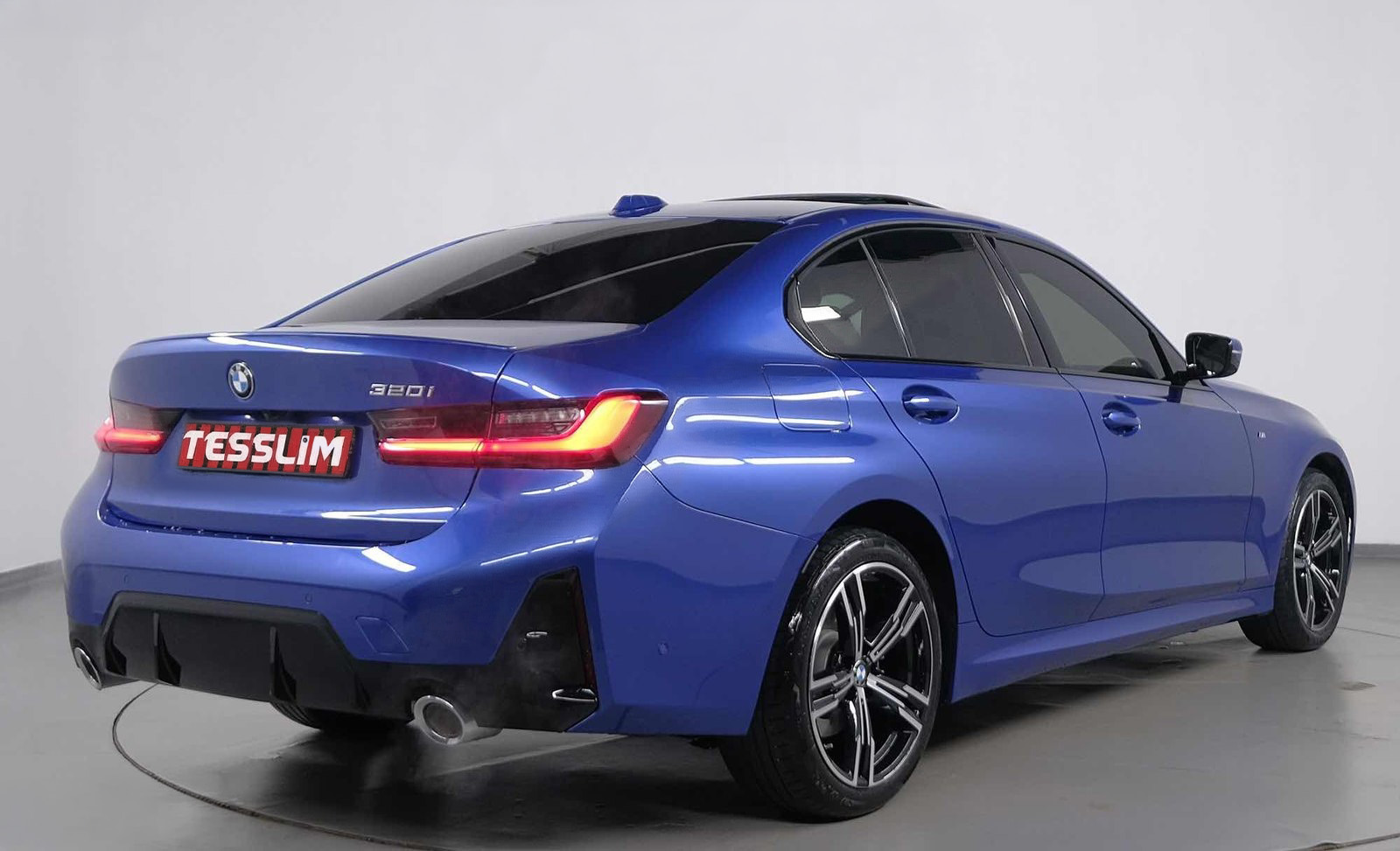 BMW 320i