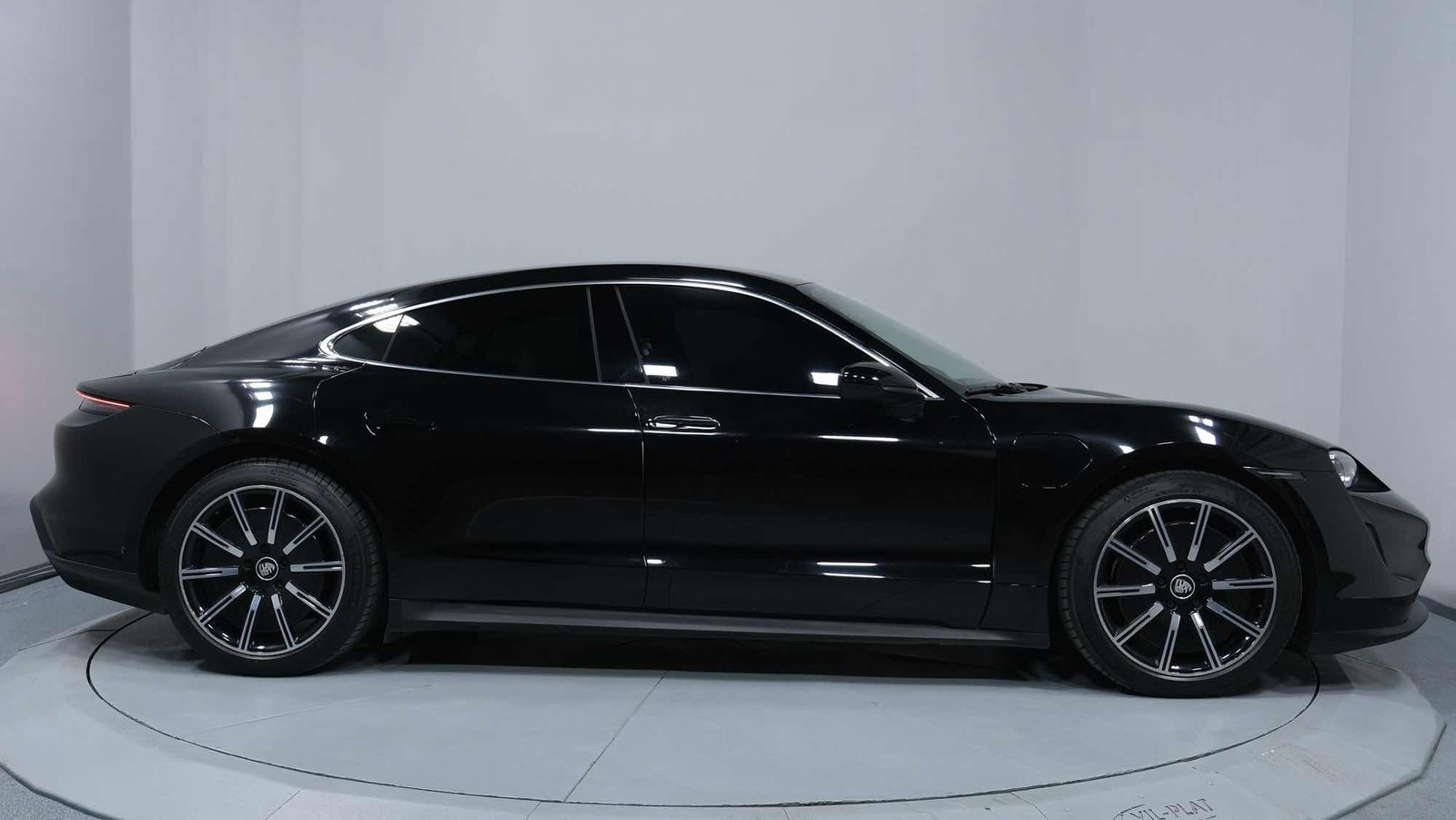Porsche TAYCAN TURBO S