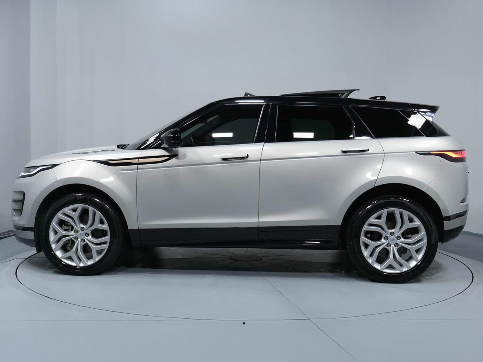 Land Range Rover EVOQUE