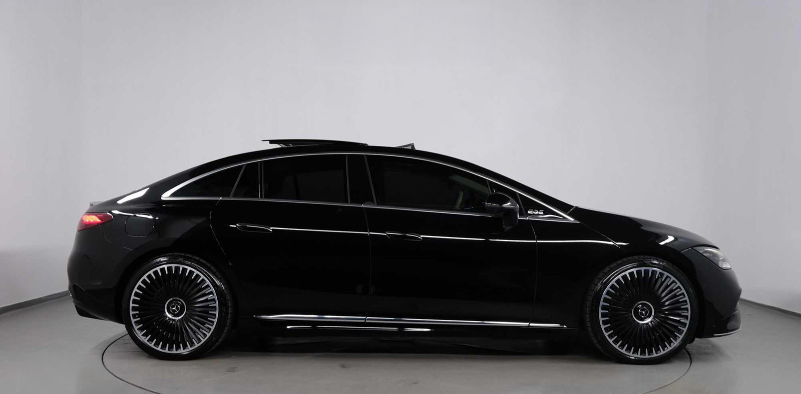 Mercedes EQE